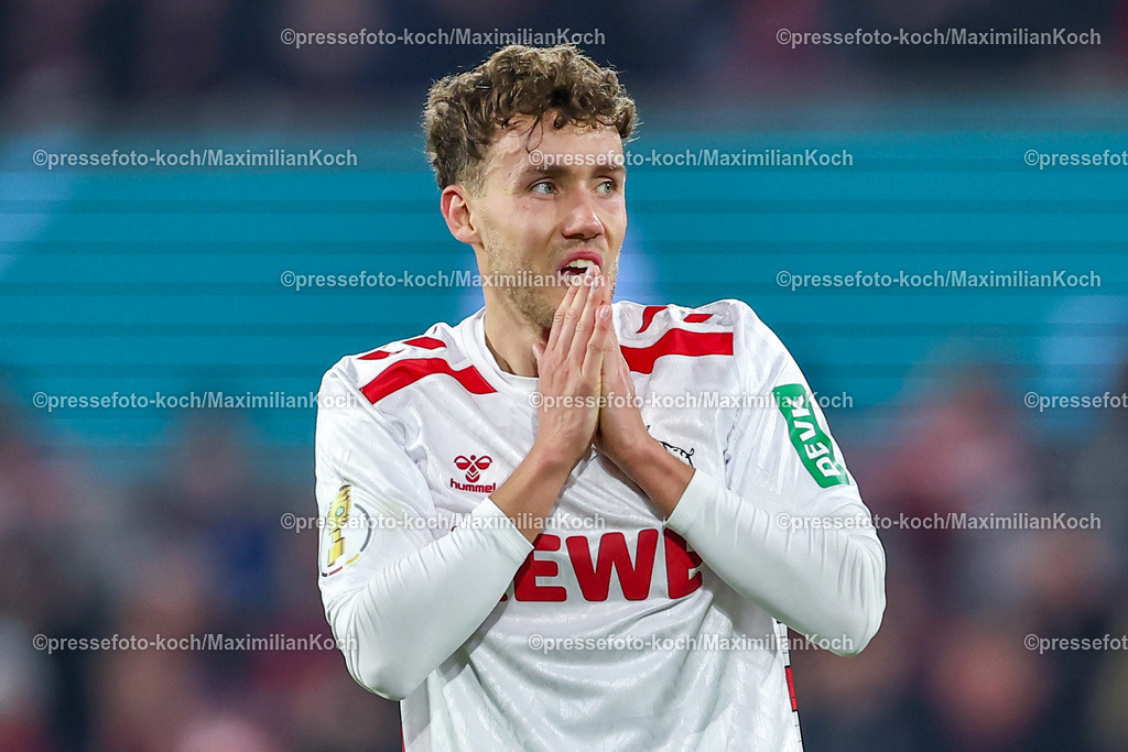 1FC04122401088 | 04.12.2024, Fußball, 1. FC Köln - Hertha BSC, Achtelfinale DFB-Pokal, RheinEnergieSTADION, Saison 2024 2025: Luca Waldschmidt (1.FC Köln #9) steht bangend auf dem SpielfeldDFB regulations prohibit any use of photographs as image sequences and or quasi-video.