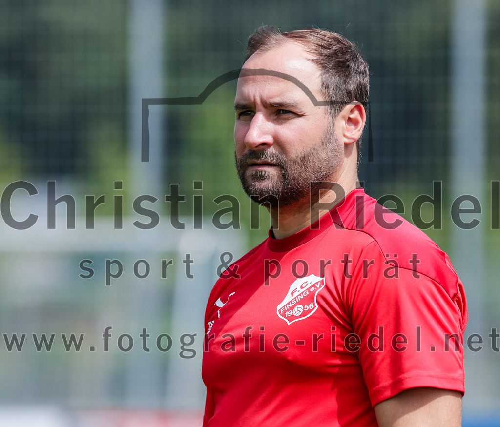 2023-07-08_045_FC_Finsing_gegen_SG_Markt_Schwaben | Finsing, Deutschland, 08.07.2023:
Fußball, Kreisliga 2023 / 2024, Testspiel, FC Finsing gegen SG Markt Schwaben, Endergebnis: 7:0

Trainer Thomas Bonnet (FC Finsing)

Foto: Christian Riedel / fotografie-riedel.net