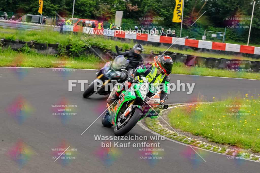 VBK-7019 | Hier findet Ihr Bilder von Touristenfahrten auf der Nürburgring Nordschleife oder von anderen Veranstaltungen die ich besucht habe. Viel Spass beim Durch Schauen 