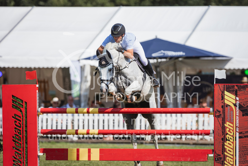 240720_LC_M2-Spr-406 | Deine schönsten Turniermomente als professionelle Fotos! Entdecke hochwertige Pferdesport-Fotografie im Online-Shop. Jetzt Fotos finden & bestellen!