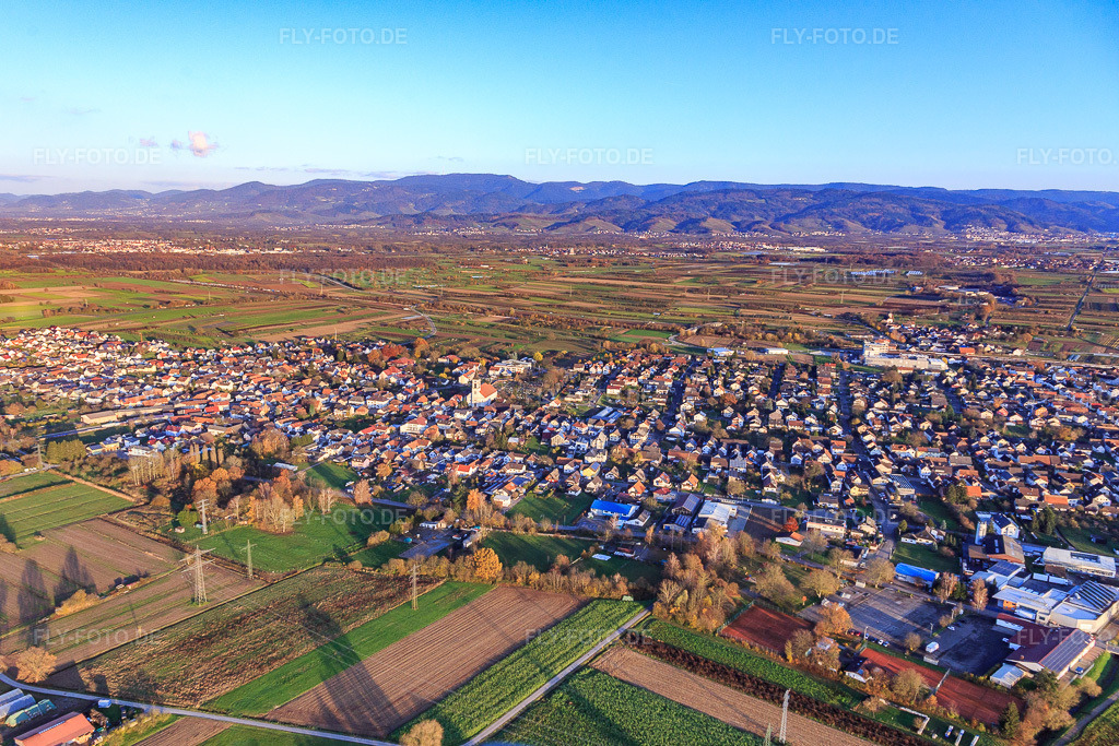 Luftbild: Ortsansicht von Westen im Ortsteil Urloffen in Appenweier im Bundesland Baden-Württemberg in Deutschland. Foto: IMG_120008.jpg vom 30.11.2019 durch Werner Riehm/FLY-FOTO.de
