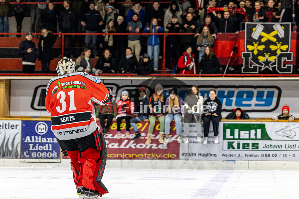 TSV Peißenberg Miners vs ESV Buchloe Pirates | Eishockey Bayernliga 2023/2024, TSV Peißenberg Miners vs ESV Buchloe Pirates,
Rolle von Korbinian SERTL (Miners Goali 31),
2023-11-10 in Peißenberg (Eisstadion)
31 Korbinian SERTL (Miners Goali 31)
Copyright: WolfgangxLindner foto-lindner.de