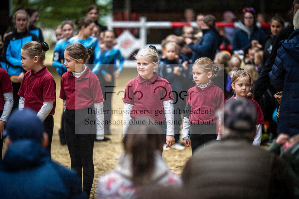DOS_0250 | Entdecke hochwertige Reitturnierfotos von Foto Oger. Professionell, emotional und authentisch – jetzt Lieblingsmomente im Shop bestellen.Deutschlandweite Turnierfotografie. - Realisiert mit Pictrs.com