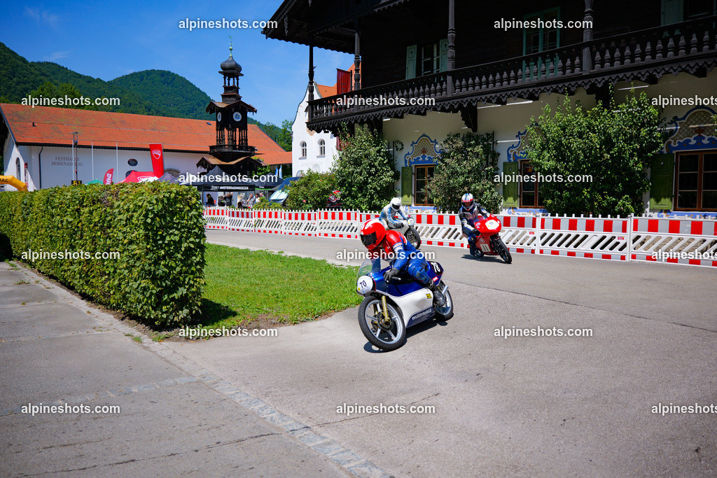 P1036949-2 | Erleben Sie atemberaubende, hochqualitative Fotos Ihrer Fahrt entlang der malerischen Alpenstraßen. Besuchen Sie alpineshots.com, um professionelle Aufnahmen Ihrer unvergesslichen Reise zu finden und zu kaufen - Realisiert mit Pictrs.com