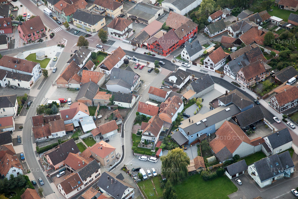 Aerial view: View of the town in Beinheim in the state Bas-Rhin, France.Photo: IMG_074467.jpg taken on 10/04/2014 by Werner Riehm/FLY-FOTO.comResolution of the original: 5472 x 3648 px