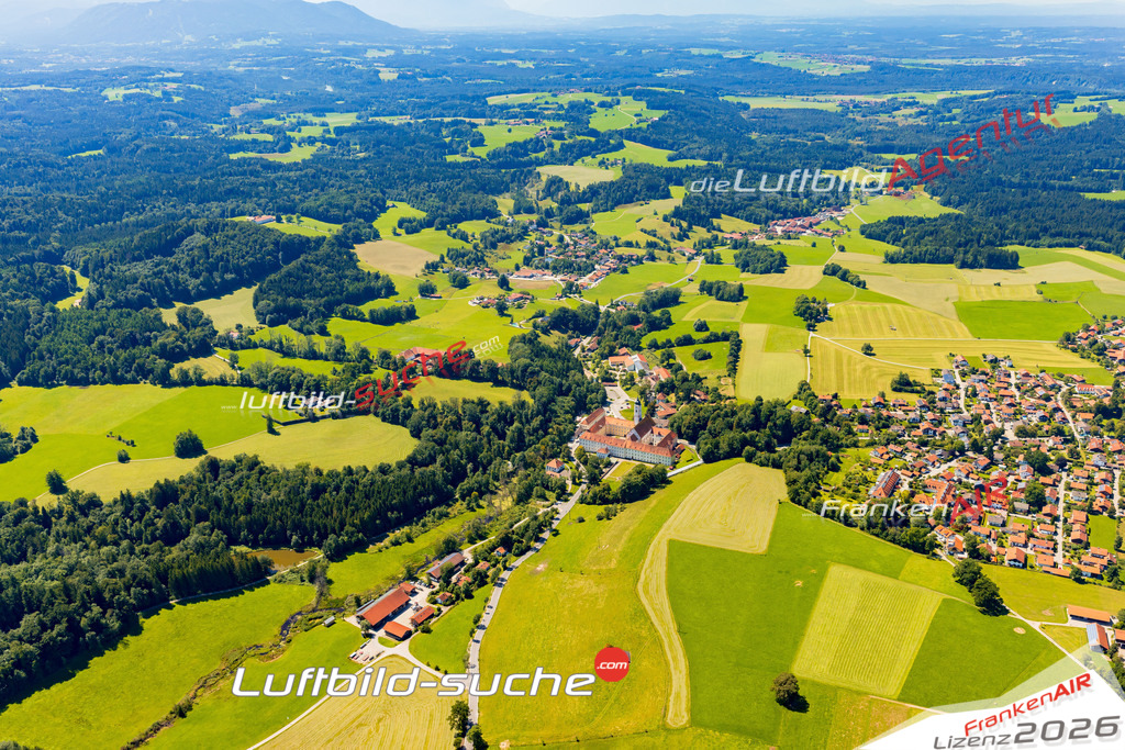 Luftaufnahme von Dietramszell - Die Luftaufnahme wurde 2025 vom UL-Flugzeug heraus erstellt ( keine Drohne ) - Hochauflösende Luftaufnahme - für professionelle Ausdrucke geeignet. Die Geschenkidee !Mit Lizenz und Bildrechte bestellbar