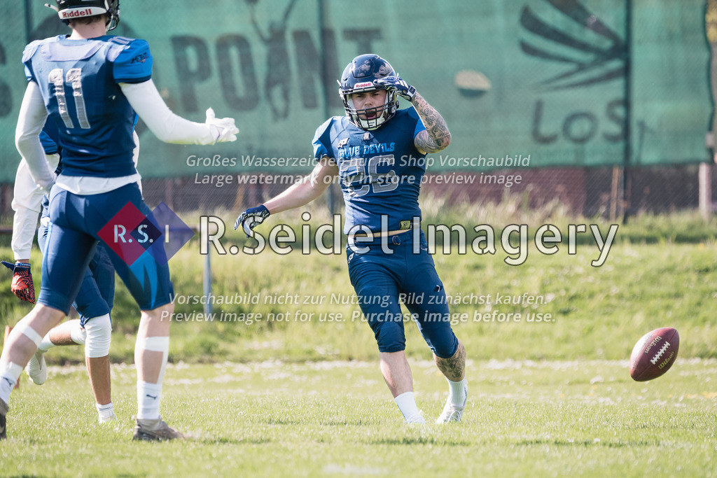 RS-1-108436 | Pascal Schranz (#26, Blue Devils) nach seinem Touchdown.