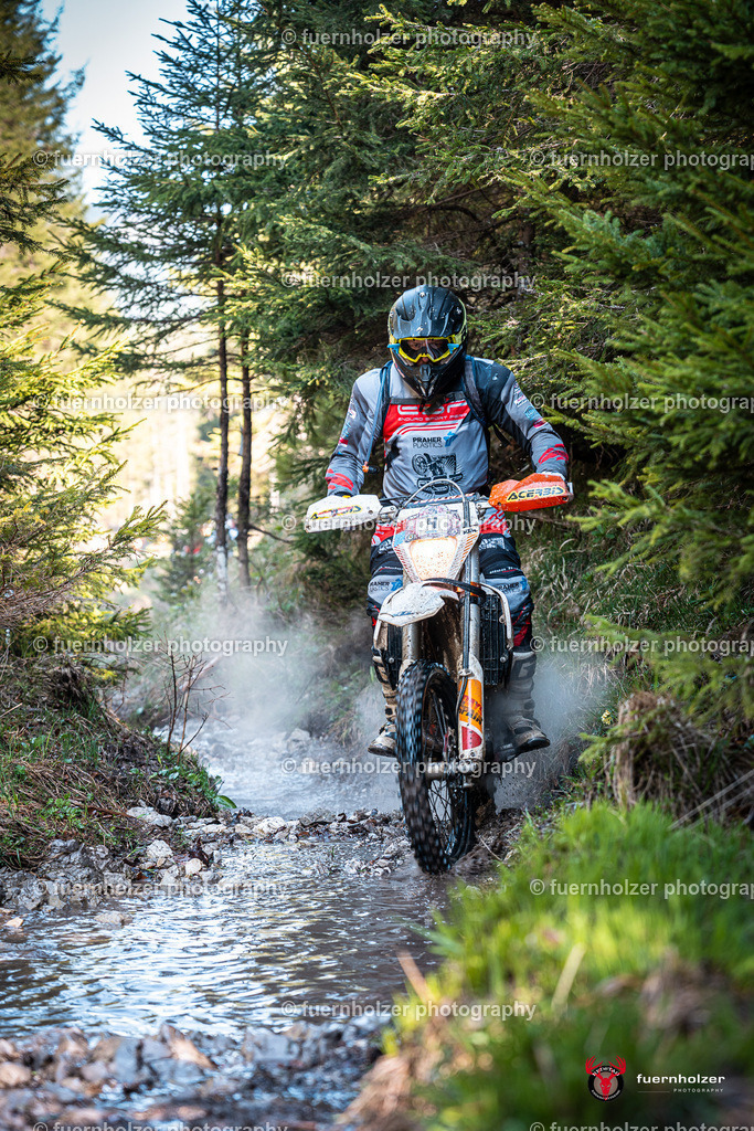 fuernholzer_250501-C1-125 | Fotografische Impressionen von der Red Stag Enduro Extreme by fuernholzer-photography.com. Endurosport in Österreich fotografisch festgehalten von fuernholzer. Auftragsfotografie für Private, Gewerbefotos und Industriefotografie. Eventfotografie, Sportfotografie und Motorsportfotografie. Anbieter von Fotoworkshops, Fototraining, fotografischen Vorträgen und Fotoseminaren.