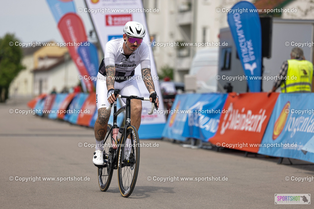 VJ__9977 | Neusiedlersee Radmarathon 2026@sportshot_your_pictrs #yourpictures#roadtowm2029 #nrm #neusiedlerseeradmarathon #neusiedlersee #neusiedlerseetourismus #burgenland #mörbisch #nrm26 #burgenlandtourismus #voglundco #poweredbyburgenlandtourismus #radsport #rad #marathon #ucigranfondo #visitburgenland #ucigranfondoworldseries