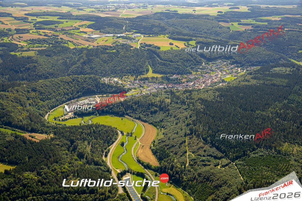 Das Luftbild zeigt :  Hettingen - Die Luftaufnahme wurde 2024 vom UL-Flugzeug aus erstellt ( keine Drohne ) - Hochauflösende Luftaufnahme - Für grossformatige Ausdrucke geeignet. Die Geschenkidee !Mit Lizenz und Bildrechte bestellbar