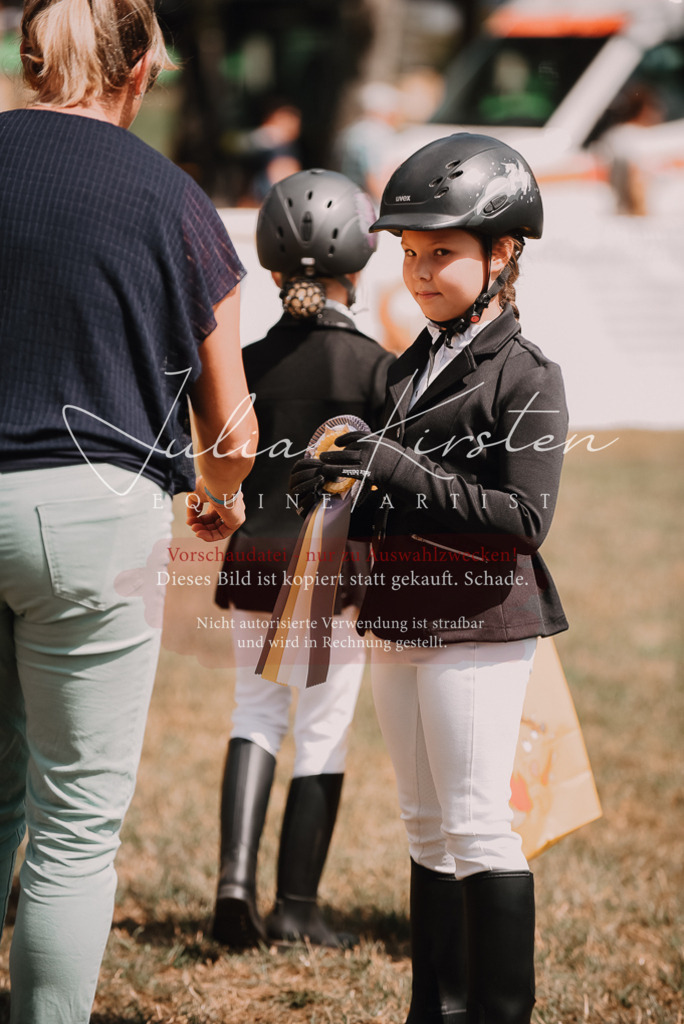 DSC_6363 | Pferde- und Turnierfotografie in Westsachsen. Pferdeportraits, Auftragszeichnungen und intuitive Kunst.