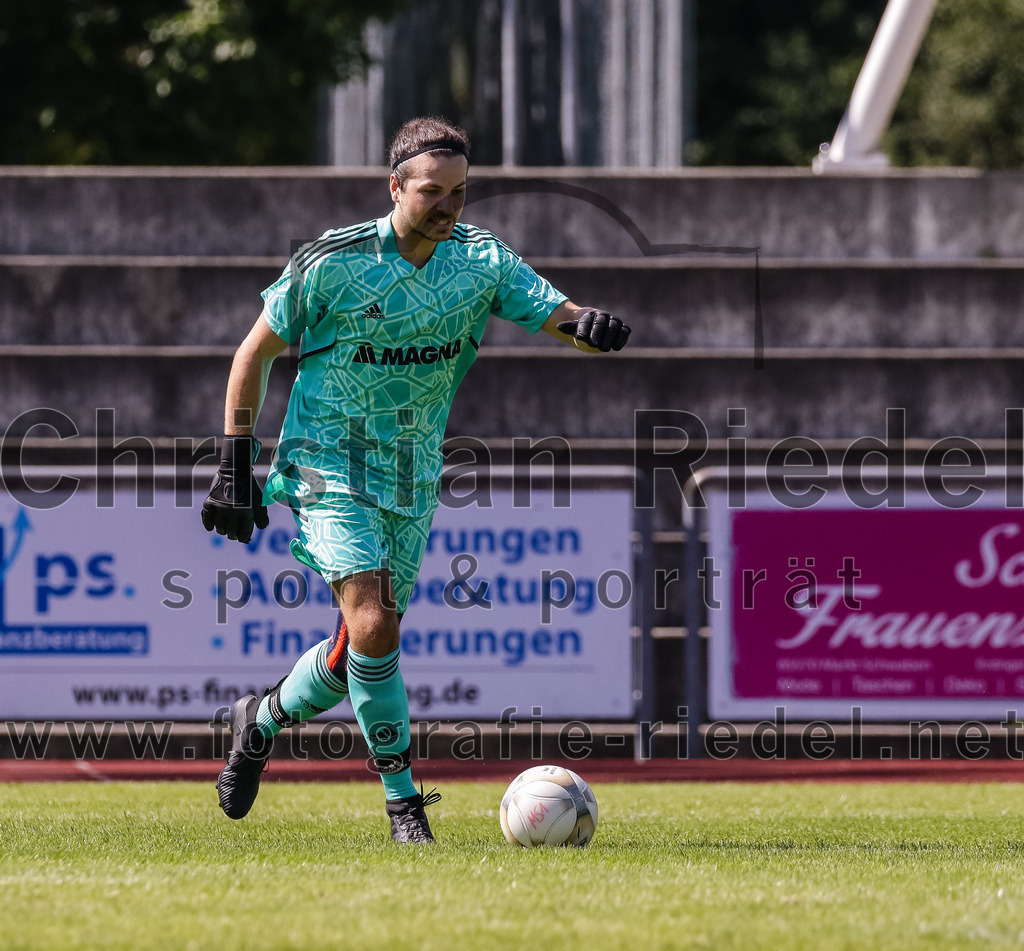 2023-09-02_003_SG_Markt_Schwaben_gegen_TSV_Hohenbrunn | Markt Schwaben, Deutschland, 02.09.2023:
Fußball, Kreisklasse 2023 / 2024, 3. Spieltag, (SG) Markt Schwaben gegen TSV Hohenbrunn, Endergebnis: 2:0

Torwart David Silbersack (SG Markt Schwaben, #1)

Foto: Christian Riedel / fotografie-riedel.net