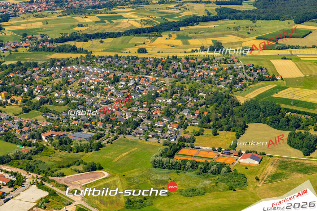 Das Luftbild der Stadt Neunkirchen am Brand wurde 2022 vom Flugzeug heraus erstellt (keine Drohnen-Aufnahmen) Aufnahmehöhe ca.450 Meter- hohe Bildauflösung und Druck-Qualität. Garantiert!