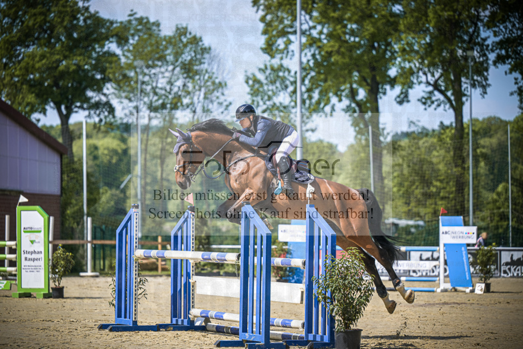 DOS_7681 | Entdecke hochwertige Reitturnierfotos von Foto Oger. Professionell, emotional und authentisch – jetzt Lieblingsmomente im Shop bestellen.Deutschlandweite Turnierfotografie. - Realisiert mit Pictrs.com