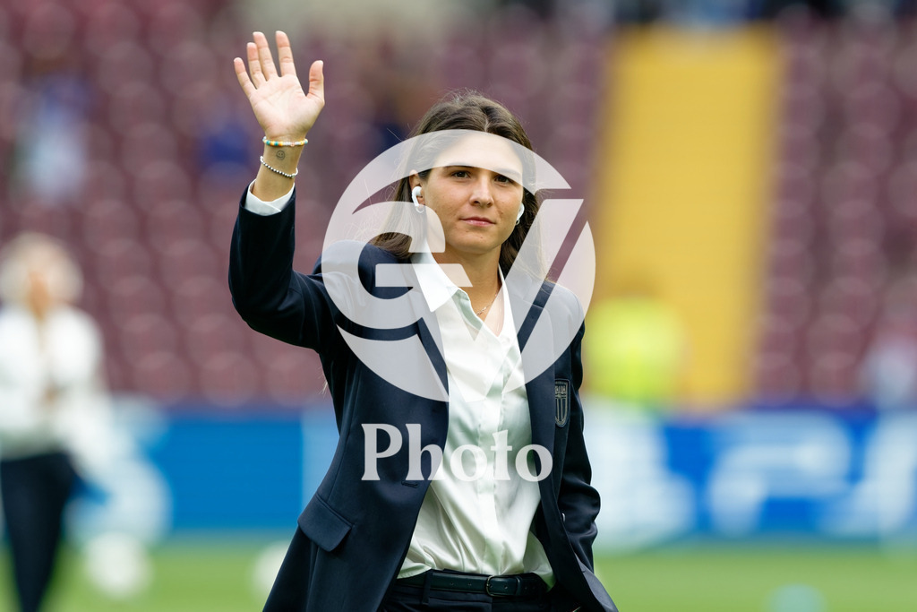 Norway v Italy - UEFA Women's EURO 2025 Quarter-Final | GENEVA, SWITZERLAND - JULY 16: Sofia Cantore of Italy  gesture before the UEFA Women's EURO 2025 Quarter-Final match between Norway and Italy at Stade de Geneve on July 16, 2025 in Geneva, Switzerland. (Photo by Giuseppe Velletri/Sports Press Photo/Getty Images)