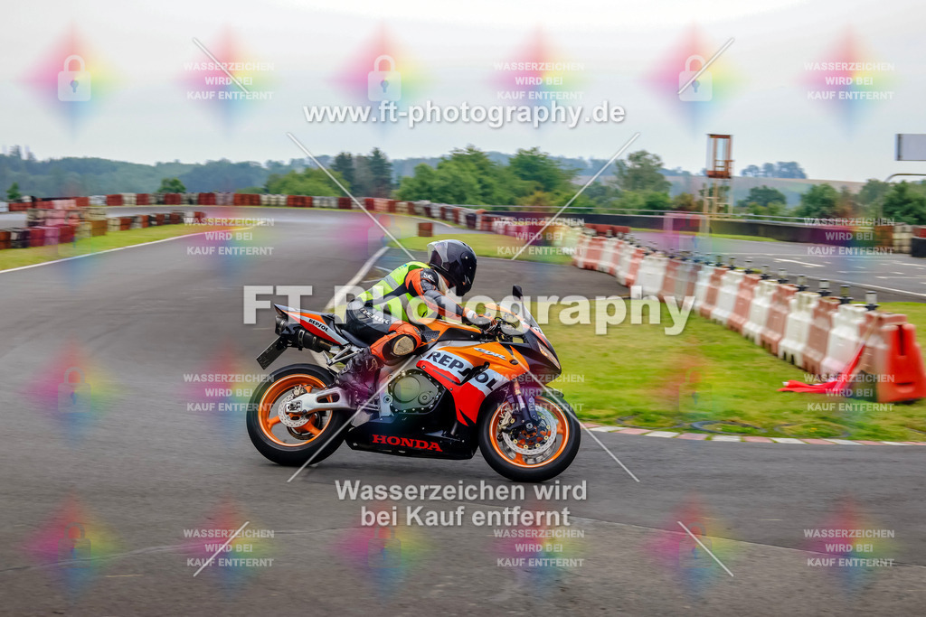 OBK-5385 | Hier findet Ihr Bilder von Touristenfahrten auf der Nürburgring Nordschleife oder von anderen Veranstaltungen die ich besucht habe. Viel Spass beim Durch Schauen 