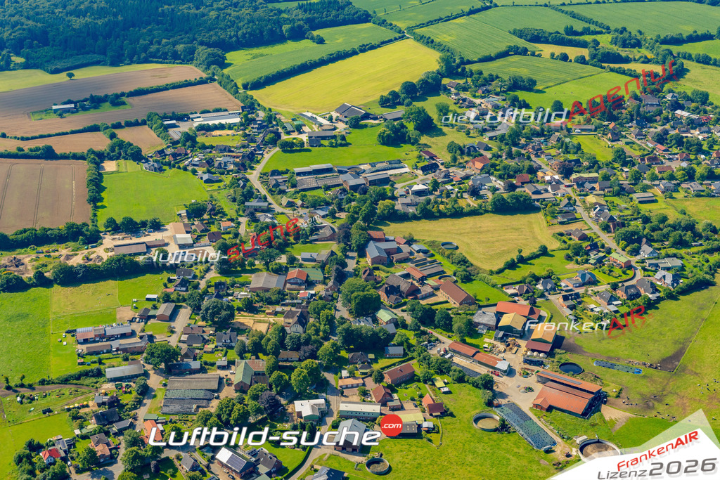 Bild der Stadt Bargstedt - Die Luftaufnahme wurde 2025 vom UL-Flugzeug heraus erstellt ( keine Drohne ) - Hochauflösende Luftaufnahme - für professionelle Ausdrucke geeignet. Die Geschenkidee !Hier alle&nbsp;Infos zur Lizenzierung der LuftaufnahmeWir fliegen auch dieses Jahr wieder in Ihre Region um Luftbilder zu erstellen.- Luftbild anfragen