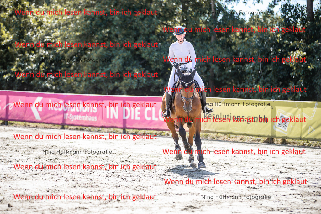 BK1A6399 | Turnierbilder Turnierfotos Nina Hüffmann Turnierfotografie Pferdefotografie Tierzeichnung Haustierzeichnung Pferdezeichnung Hundezeichnung Videograf  - Realisiert mit Pictrs.com