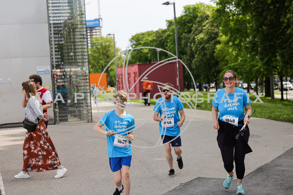 ..... | Int. 3 Brückenlauf Linz, Foto: WAPICS/Binder Manuel