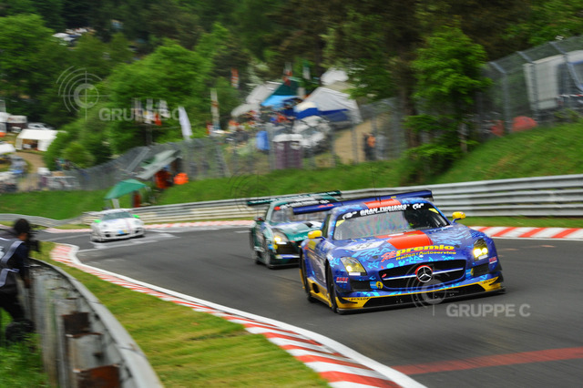 Motorsports / 24 Stunden Nürburgring 2015, Nürburgring-Nordschleife, GER | Rob Huff, Kenneth Heyer, Phillip Frommenwiler, Christian Krognes - Realisiert mit Pictrs.com