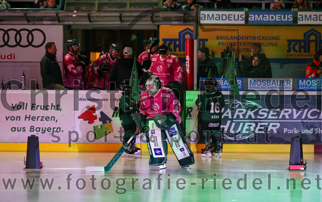 2025-10-10_019_TSV_Erding_gegen_onesto_Tigers_Bayreuth | Erding, Deutschland, 10.10.2025:Eishockey, Oberliga Süd 2025 / 2026, 7. Spieltag, TSV Erding gegen onesto Tigers Bayreuth, Endergebnis: 2:5Torwart Leon Meder (Erding Gladiators, #39)Foto: Christian Riedel / fotografie-riedel.net