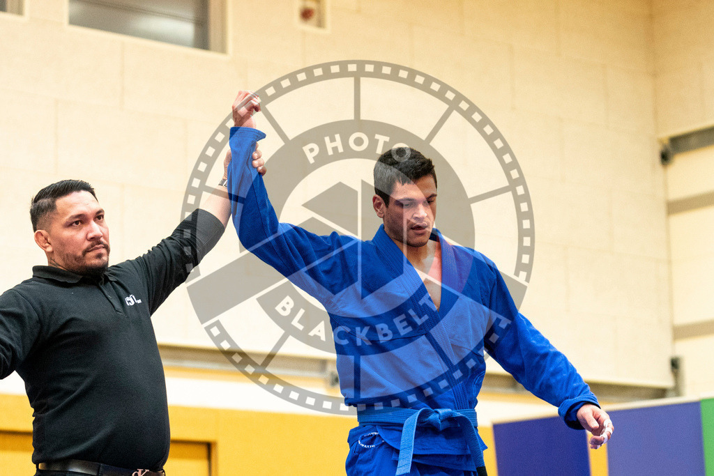 20231118PBB12897 | Fighters compete during the AJP Tour 600 Frankfurt Championship in Frankfurt/Main, Germany, on November 18, 2023.