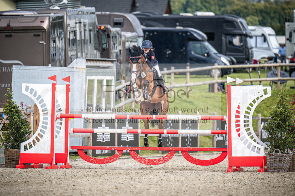 DOS_4115 | Entdecke hochwertige Reitturnierfotos von Foto Oger. Professionell, emotional und authentisch – jetzt Lieblingsmomente im Shop bestellen.Deutschlandweite Turnierfotografie. - Realisiert mit Pictrs.com