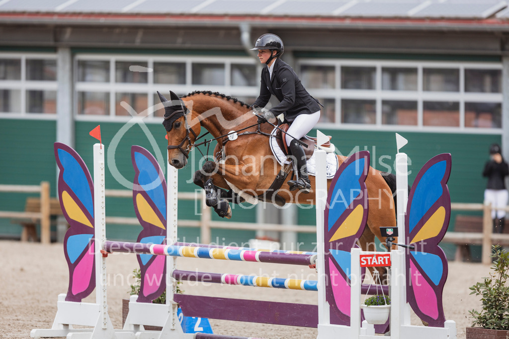 250506_Mühlen_SprPf-A2-244 | Deine schönsten Turniermomente als professionelle Fotos! Entdecke hochwertige Pferdesport-Fotografie im Online-Shop. Jetzt Fotos finden & bestellen!