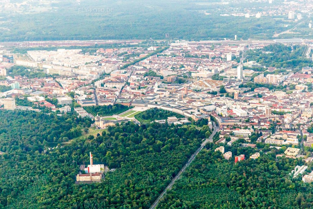 Luftbild: Karlsruhe Schloßpark im Ortsteil Innenstadt-West in Karlsruhe im Bundesland Baden-Württemberg in Deutschland. Foto: IMG_101500.jpg vom 08.07.2017 durch Werner Riehm/FLY-FOTO.de