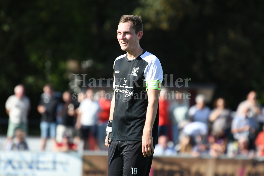 SpVgg Plattling : SpVgg GW Deggendorf | Matthias Schäfer (SpVgg GW Deggendorf) - Realisiert mit Pictrs.com