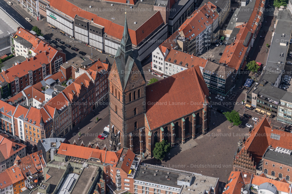 4031034 | HANNOVER 02.06.2020 Kirchengebäude der Marktkirche am Hanns-Lilje-Platz in Hannover im Bundesland Niedersachsen. // Church building Marktkirche on Hanns-Lilje-Platz in Hannover in the state Lower Saxony. Foto: Gerhard Launer