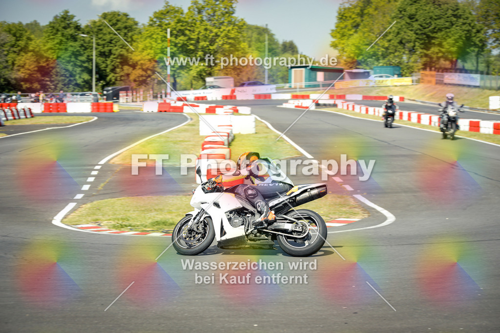 OBK_Mai_Justin_Uwe-10457 | Hier findet Ihr Bilder von Touristenfahrten auf der Nürburgring Nordschleife oder von anderen Veranstaltungen die ich besucht habe. Viel Spass beim Durch Schauen 