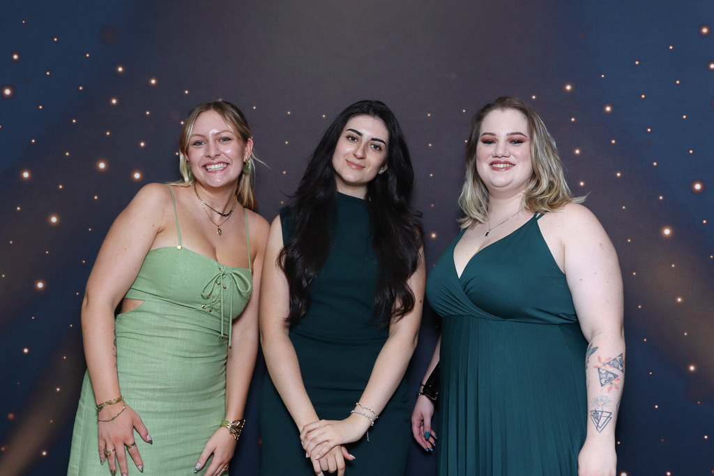 ZD260628112736-68 | Fotoshop von zweidimensional Fotografie. Ihr Fotograf im Aargau. Abzüge von Ihrem Fotobox Event bestellen.Abzüge von Ihrem Hochzeit bestellen.Abzüge von Ihrem Schulfotograf bestellen.