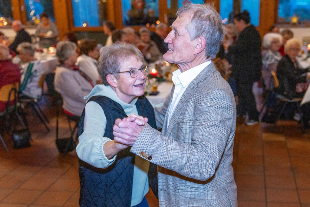 top-top.de 241127-044 | Foto, Video, Fotografie, Videografie, Fotobox, DJ, Discjockey, Musik, Musikbox, Veranstaltung, Photobooth, Amazon, Ebay, Buchtipp, Bestseller, Autor, Verlag, Buch, Wesel, Hamminkeln, NRW, Dinslaken, Rees, Drohne, Hochzeit, Party, Fotobox, Wesel, Fotograf