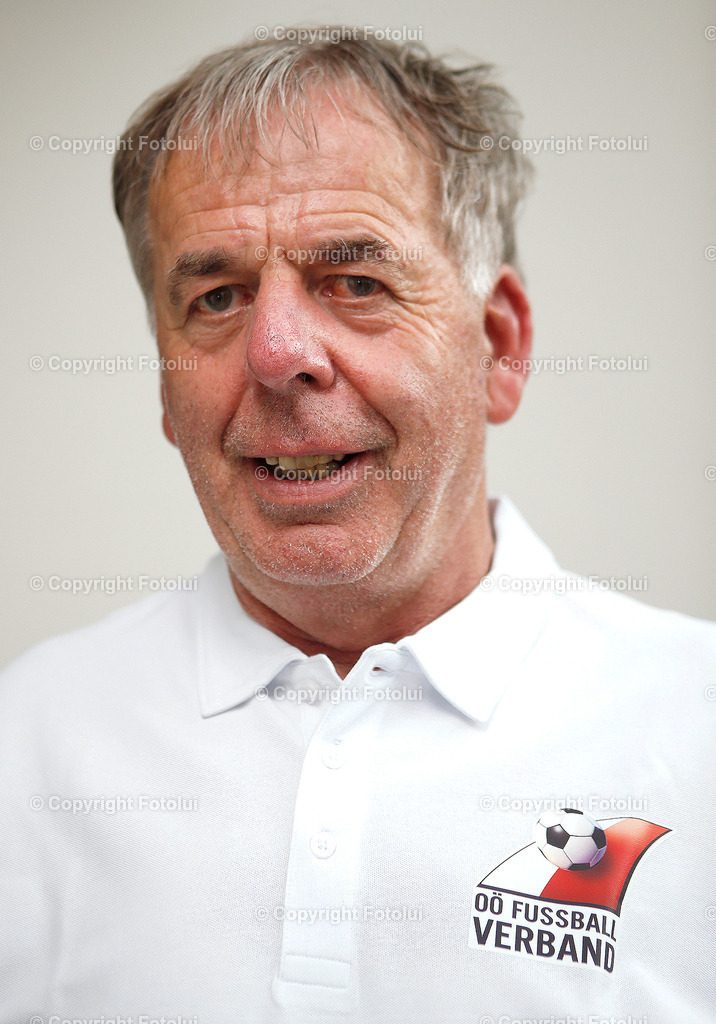 GRUPPENOBMAENNER_22 | bilder, linz, photo, foto, fussball, sport, fotolui, bundesliga