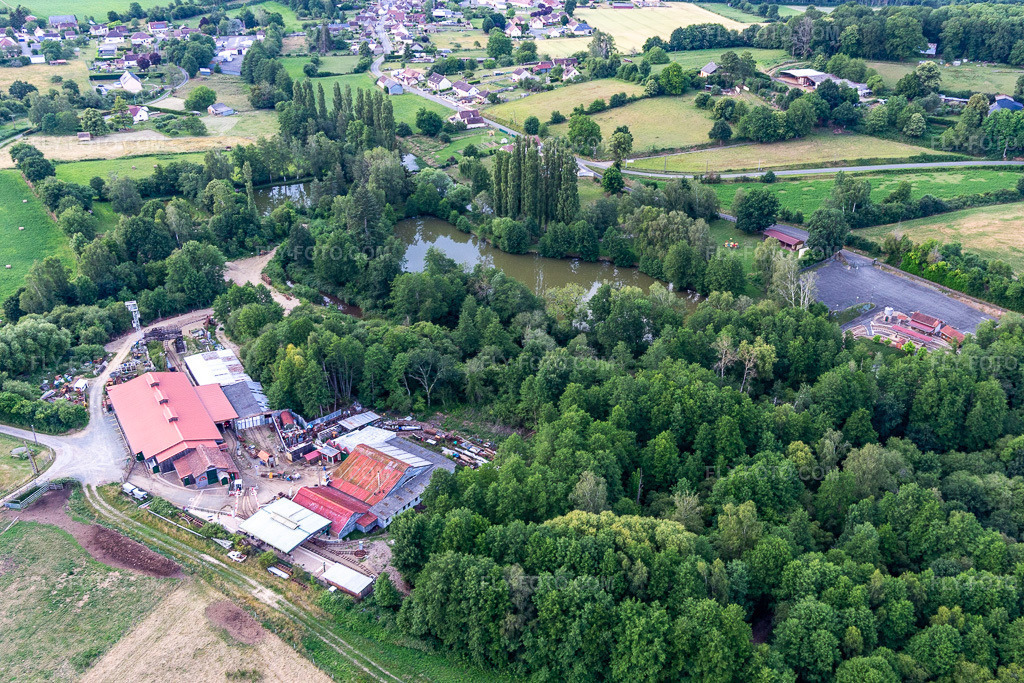 Aerial view: Train touristique and Muséotrain de Semur-en-Vallon, in Sarthe in Semur-en-Vallon in the state Sarthe, France. – Photo: IMG_132470.jpg taken on 06/14/2022 by Werner Riehm/FLY-FOTO.com – Resolution of the original: 4486 x 2991 px – Museotrain