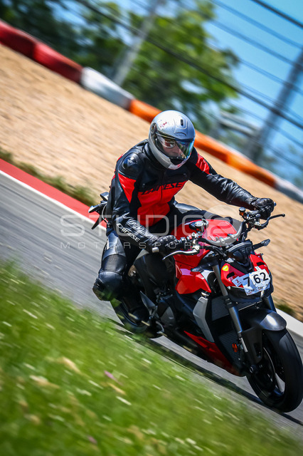 0762-260527NBR-006_762 | Deine Full-Service-Agentur für ✔️Videoproduktionen und ✔️Motorsportfotografie Jetzt Angebot anfragen!