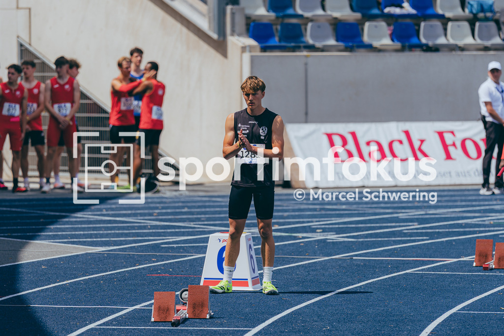 DM U23 U18 Bochum 2026 | Maximilian Hanke (SC DHfK Leipzig) vor dem Start bei den Deutschen Meisterschaften der U18 &amp; U23 2026 im Lohrheidestadion in Bochum-Wattenscheid. - Realisiert mit Pictrs.com