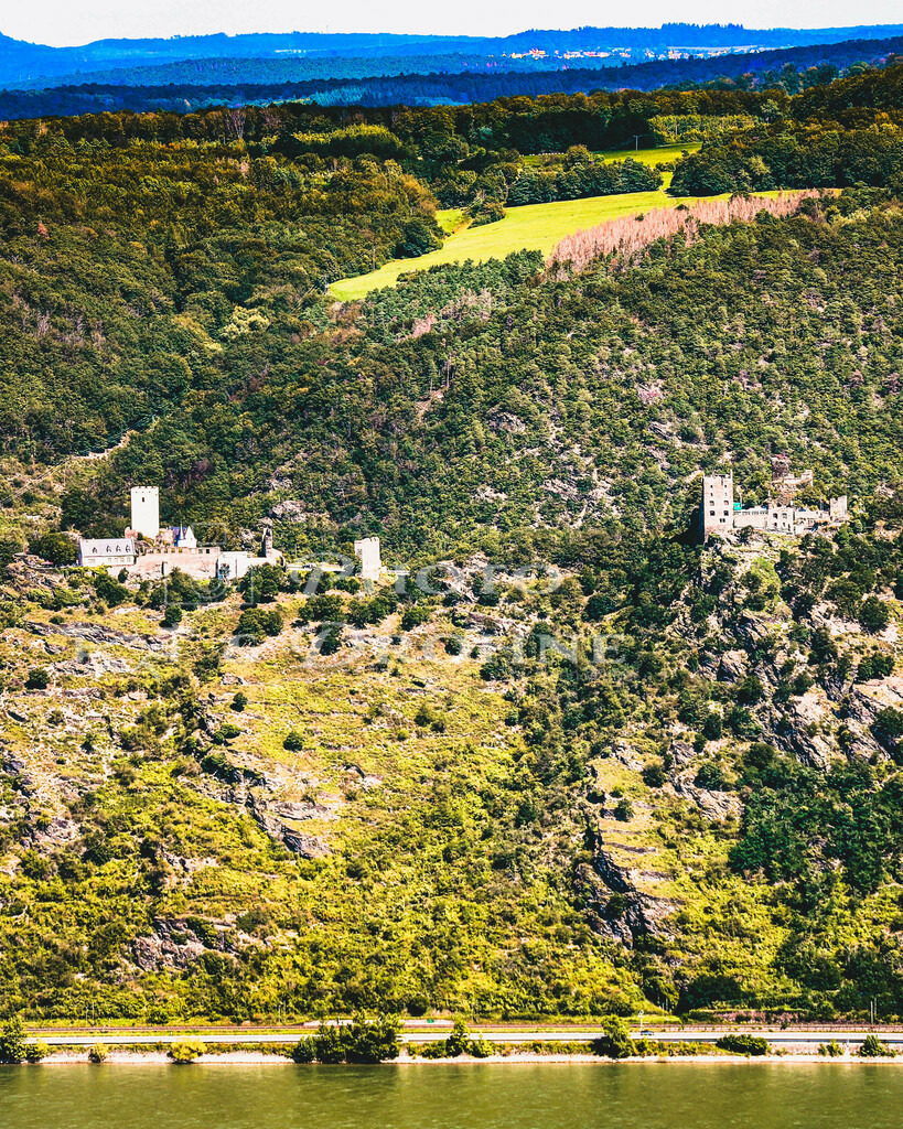 Burg Liebenstein-168068209678496 | Burg Liebenstein bietet nicht nur einen tollen Ausblick auf das Rheintal sondern auch auf Bad Salzig, einem Ortsteil von Boppard. - Realisiert mit Pictrs.com