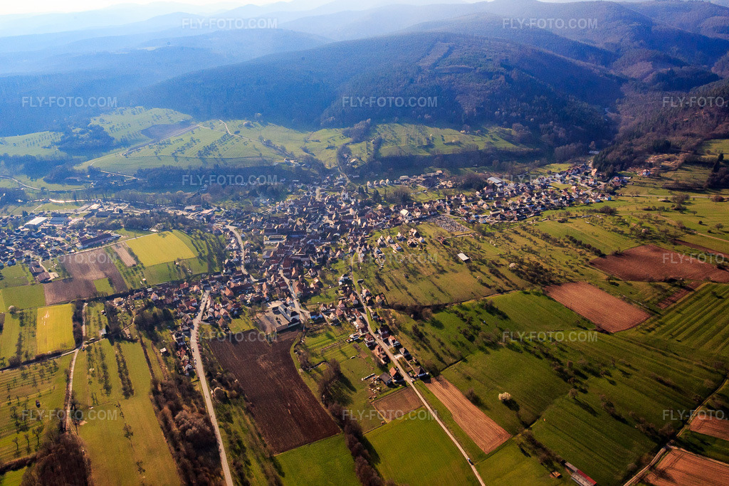 Aerial view: View of the town from the east in Lembach in the state Bas-Rhin, France.Photo: IMG_086685.jpg taken on 03/26/2016 by Werner Riehm/FLY-FOTO.comResolution of the original: 5472 x 3648 px