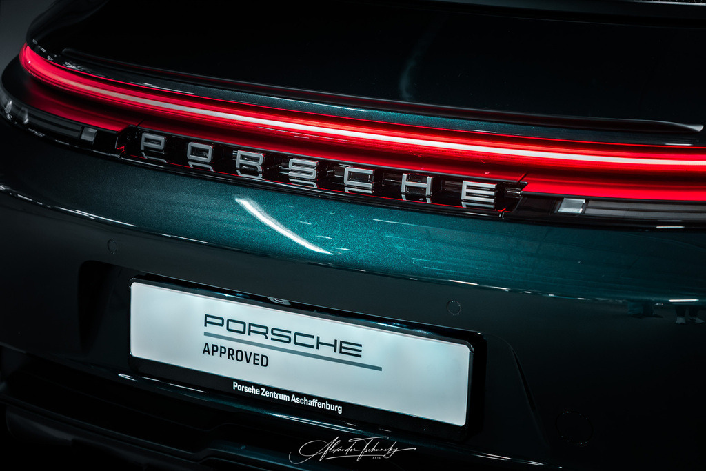 911 GT3 Touring Arlogrünmetallic | Entdecken Sie die faszinierende Welt von Alexander Tschuncky Arts: Kreative Fotografie, atemberaubende Automobilkunst und hochwertiger Bilderdruck. Lassen Sie sich inspirieren! - Realisiert mit Pictrs.com