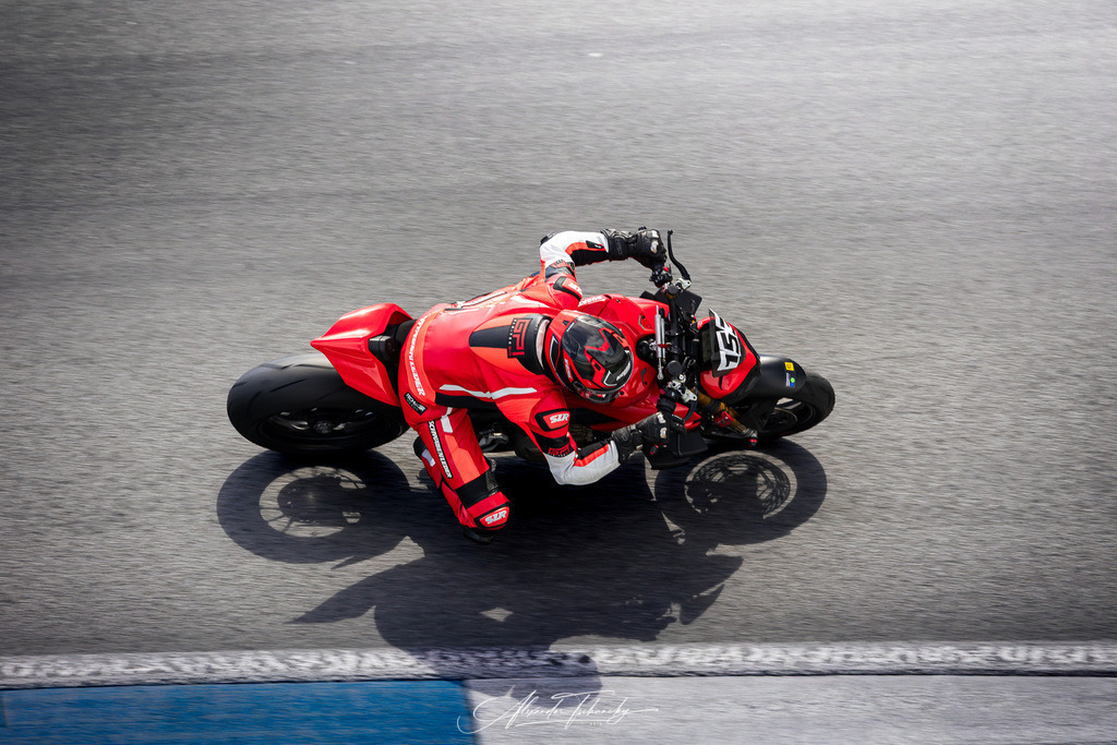 Ducati Trackday Hockenheimring 2026 | Entdecken Sie die faszinierende Welt von Alexander Tschuncky Arts: Kreative Fotografie, atemberaubende Automobilkunst und hochwertiger Bilderdruck. Lassen Sie sich inspirieren! - Realisiert mit Pictrs.com
