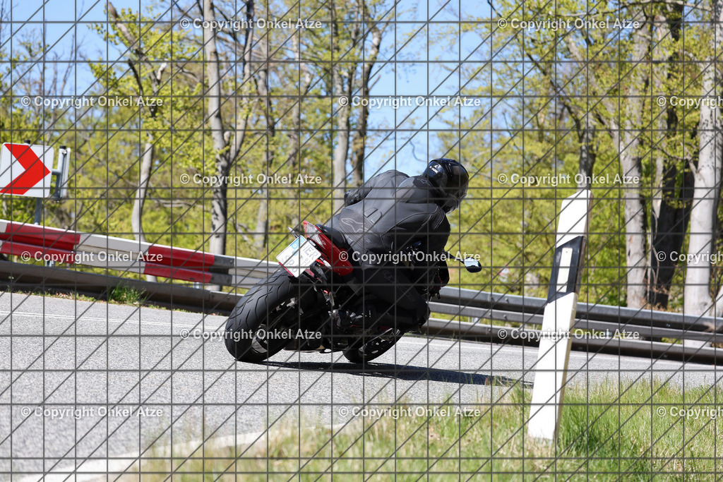 IMG_7693 | Fotograf am Kyffhäuser. Onkel Atze. Kyffhäuser Rennstrecke. Café36. Motorsportfotografie. - Realisiert mit Pictrs.com