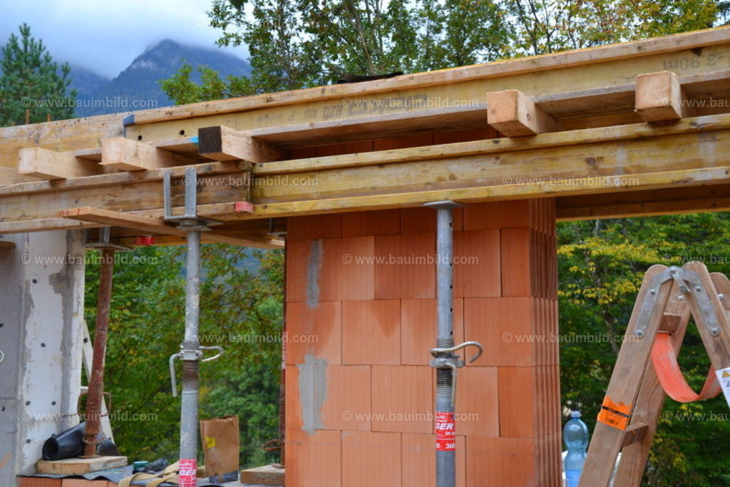 bib-lg04-betonarbeiten-0230 | Nach LV-Leistungsgruppen sortierte Detailfotos über den Bau eines Hauses. Alle Hausbau-Bilder direkt vom Urheber und Autor der Website Haus-Selber-Bauen.com
