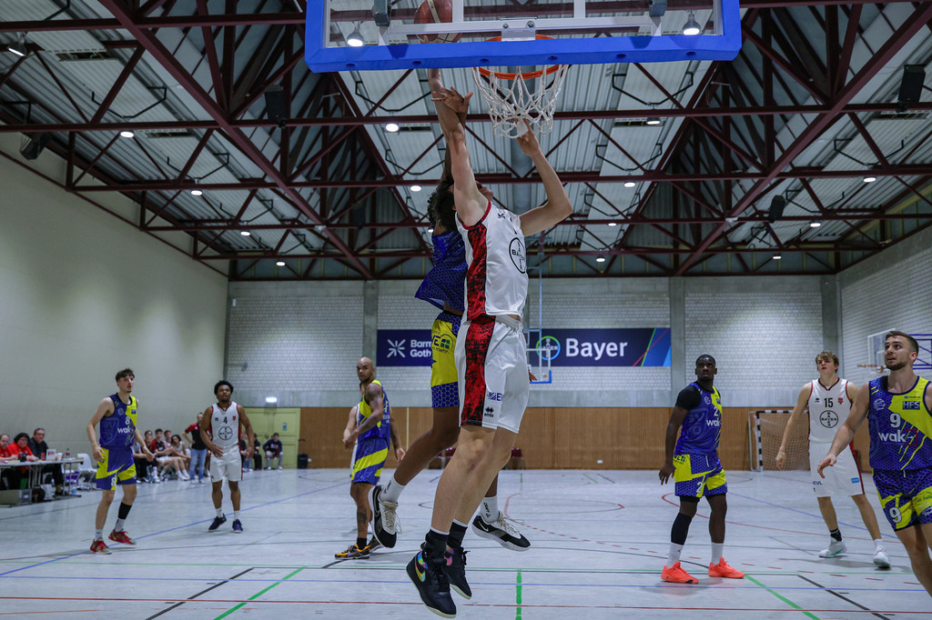 Regio BAYER GIANTS vs SV Haspe 70-61 | Fotos von Basketballspielen aus dem Raum NRW fotografiert von Gero Mueller-Laschet und Daniel Schaefer - Realisiert mit Pictrs.com