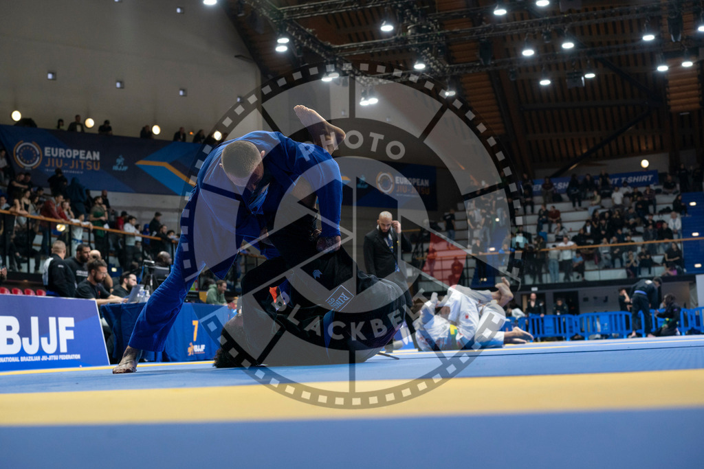 20240121PBB6972 | Fighters compete during the second day of the IBJJF European Championship in Paris, France, on January 21, 2024.