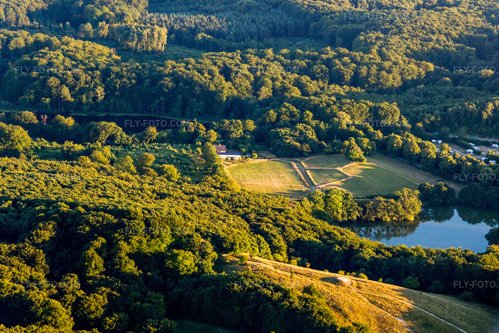 Aerial view: View of the town in Borre in the state Zealand, Denmark. – Photo: IMG_108679.jpg taken on 07/04/2018 by Werner Riehm/FLY-FOTO.com – Resolution of the original: 4514 x 3009 px