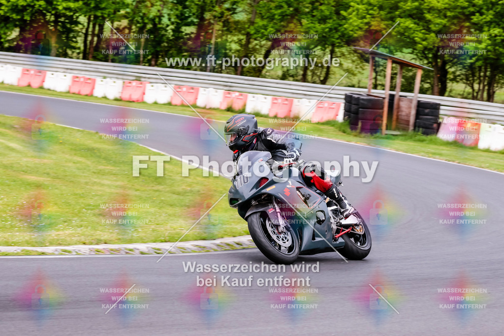 MotoTeamVBK-20138 | Hier findet Ihr Bilder von Touristenfahrten auf der Nürburgring Nordschleife oder von anderen Veranstaltungen die ich besucht habe. Viel Spass beim Durch Schauen 
