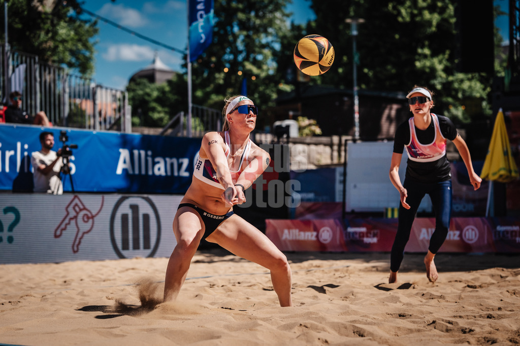 Beachvolleyball | Frauen | Allianz German Beach Tour 2025 | Tourstop Düsseldorf | 16.05.2025 | Anna Behlen nimmt den Ball an