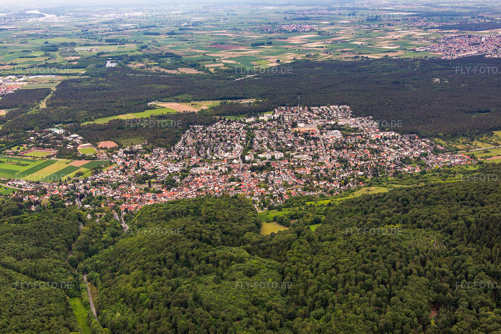 Luftbild: Ortsansicht von Osten im Ortsteil Seeheim in Seeheim-Jugenheim im Bundesland Hessen in Deutschland. Foto: IMG_088926.jpg vom 20.05.2016 durch Werner Riehm/FLY-FOTO.de